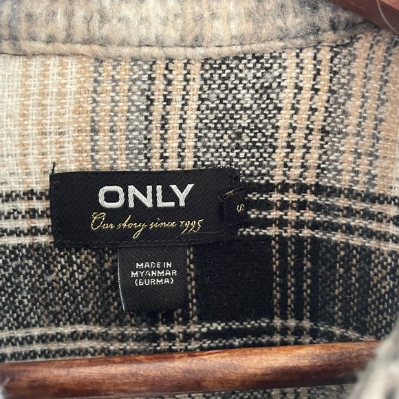 Cropped Shacket - Picture 6 of 8